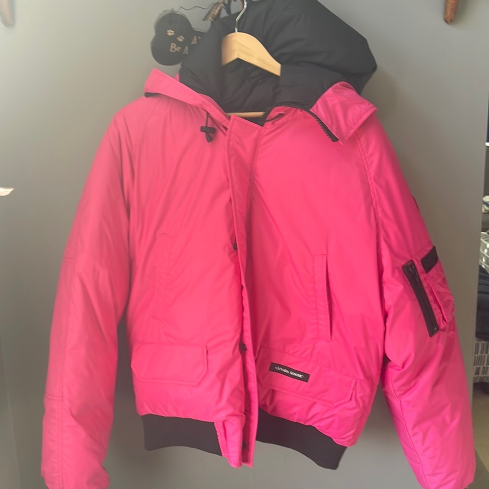 Canada Goose chilliwack coat sz xl summit pink. No flaws 100% authentic